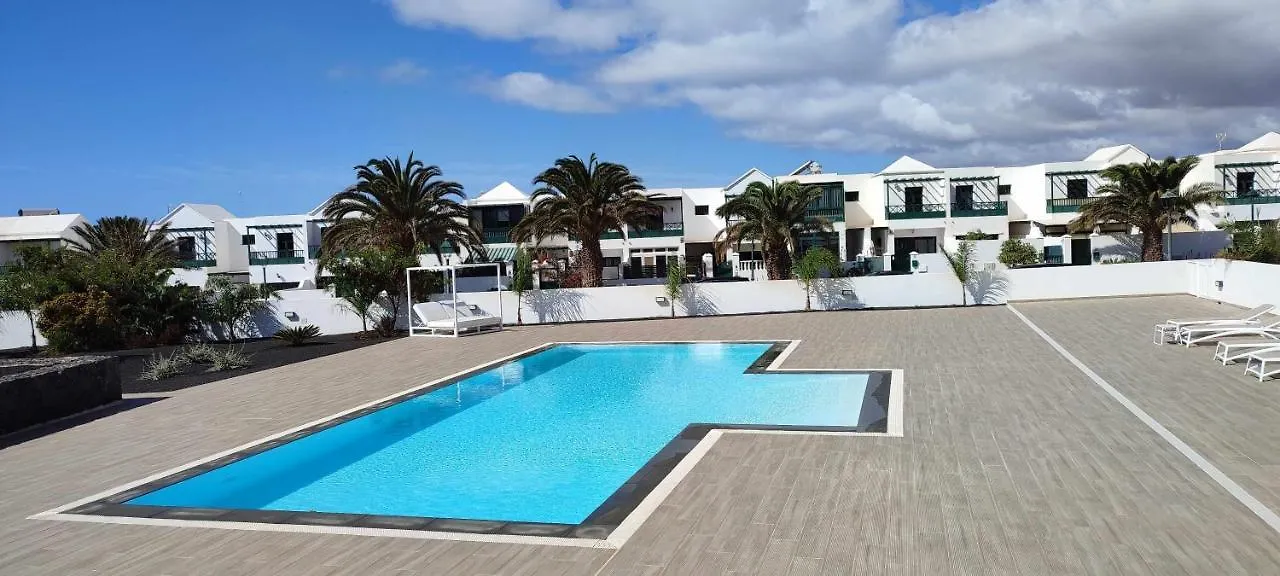 Semesterbostad Luminosa Vivienda Vacacional Con Vista A La Piscina Costa Teguise
