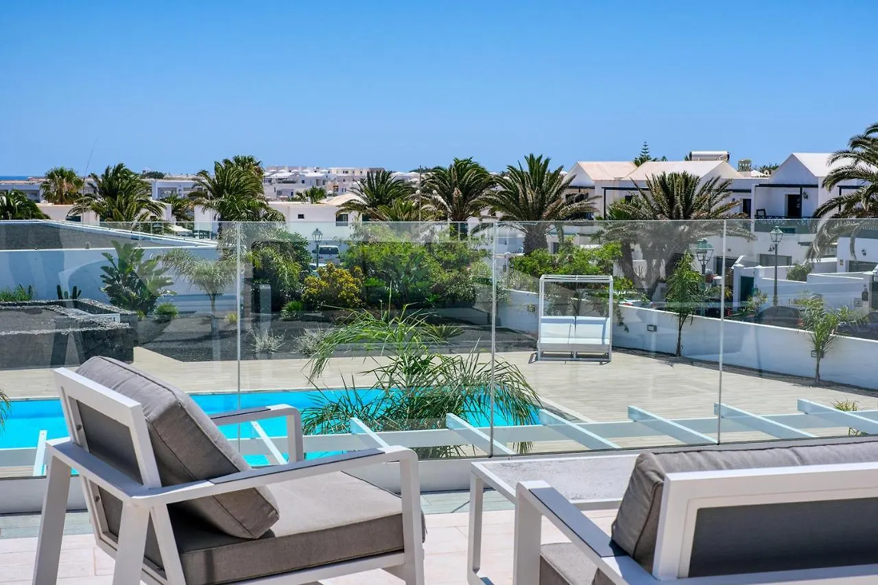 Сasa de vacaciones Luminosa vivienda vacacional con vista a la piscina Costa Teguise